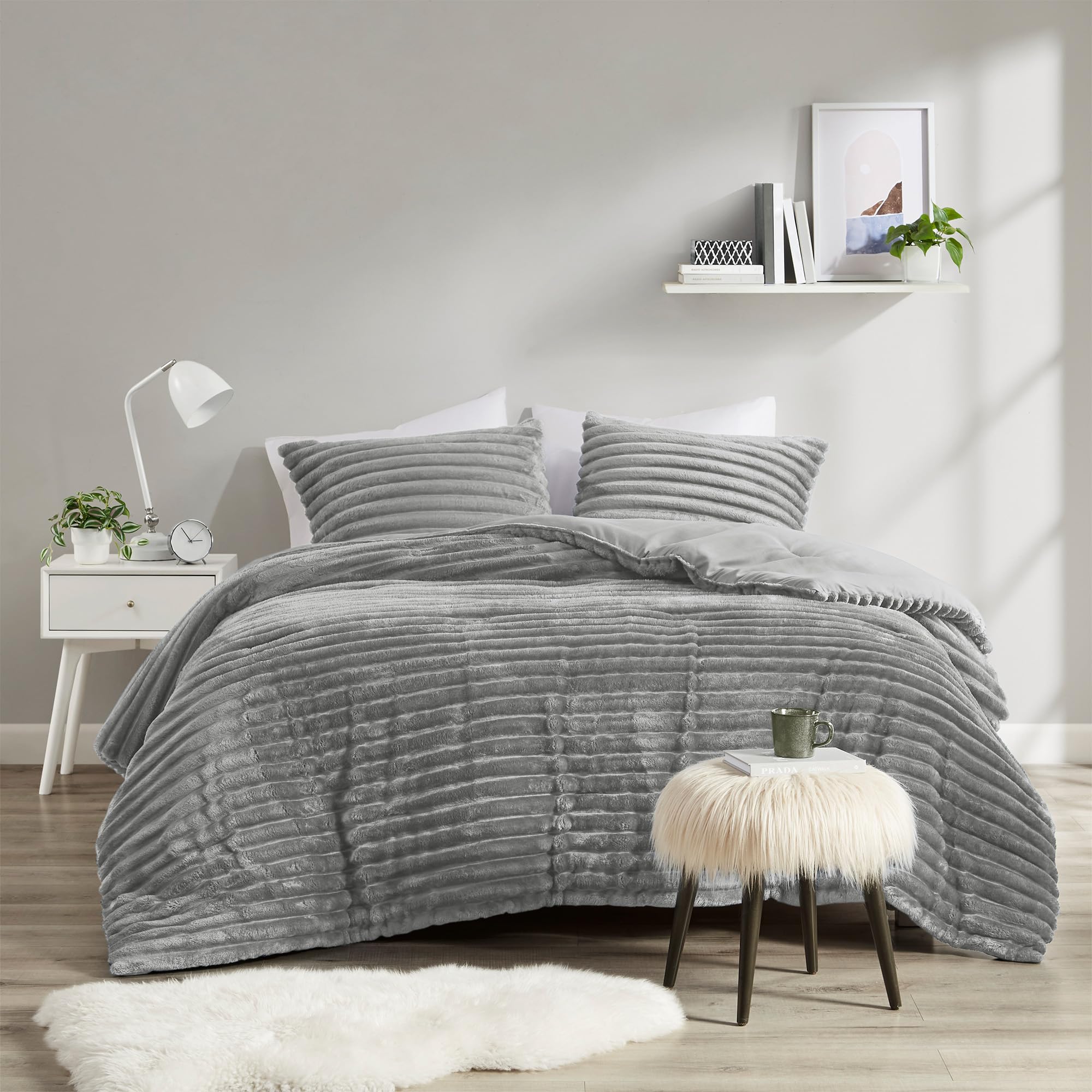 Intelligent Design King Comforter Set, Cozy Plush Bedding, Microfiber Reverse, 3 Piece, Lightweight, Super Soft Ribbed Velvet Co